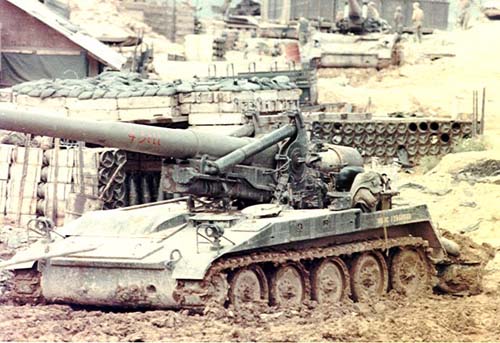 1970_05_AnHoa175mmHowitzer_Truitt